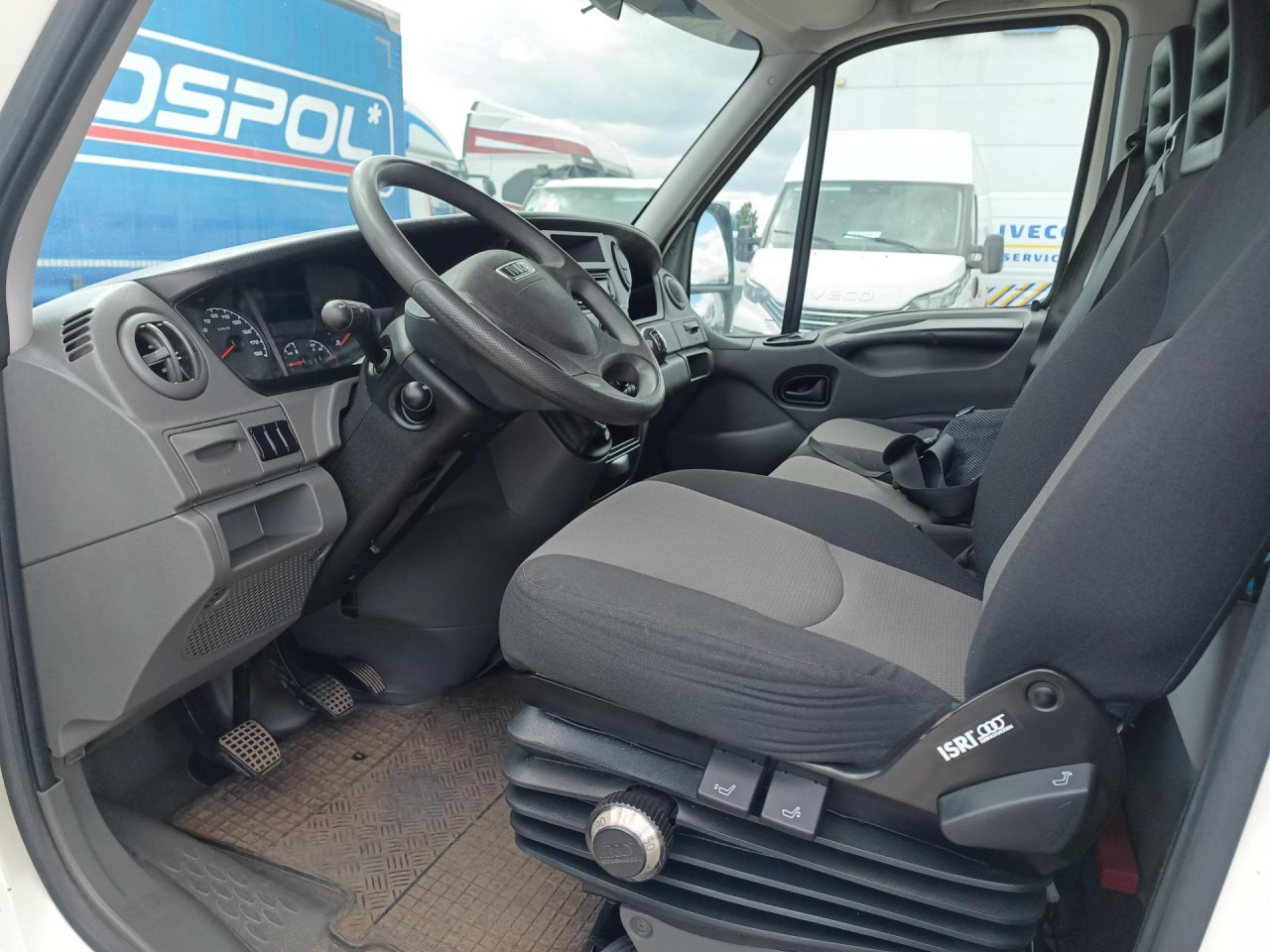 IVECO Daily nicht vorhanden - Xe tải nhỏ thùng kín: hình 4 IVECO Daily nicht vorhanden - Xe tải nhỏ thùng kín: hình 4