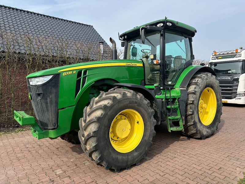 John Deere 8335R - Máy cày: hình 1 John Deere 8335R - Máy cày: hình 1