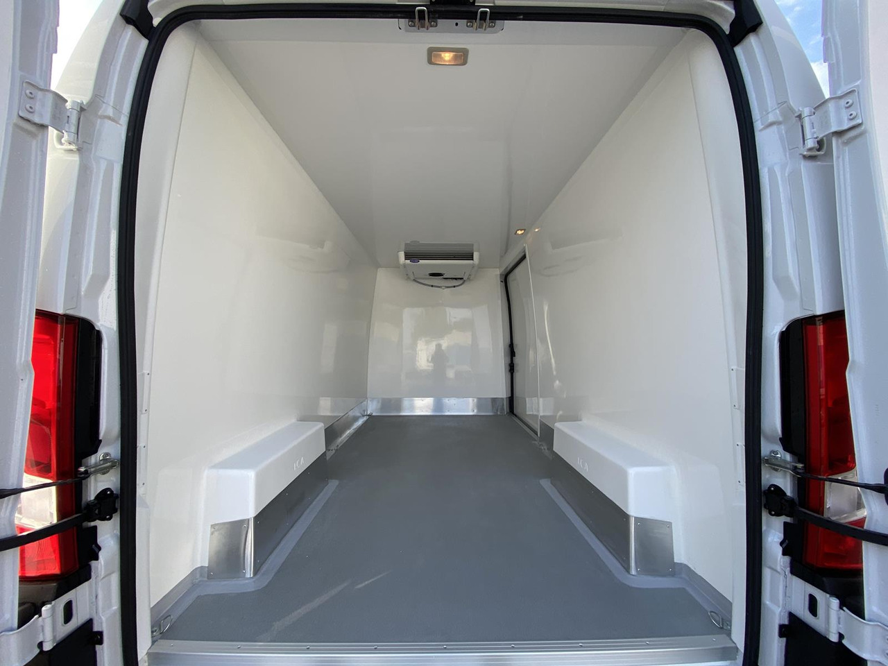 PEUGEOT BOXER L3H2 180PS CONFORT 335 / FRISCHDIENST BIS 0 + XARIOS 300 12-230V - Xe van đông lạnh: hình 4 PEUGEOT BOXER L3H2 180PS CONFORT 335 / FRISCHDIENST BIS 0 + XARIOS 300 12-230V - Xe van đông lạnh: hình 4