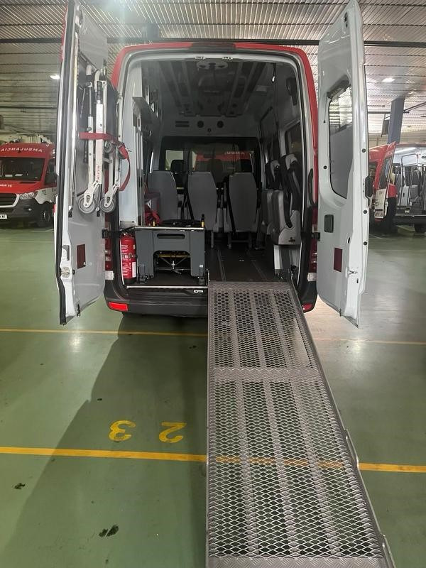 MERCEDES BENZ AMBULANCE FOR DYSABLED PEOPLE Sprinter 313 CDI(15 units) - Xe cứu thương: hình 4 MERCEDES BENZ AMBULANCE FOR DYSABLED PEOPLE Sprinter 313 CDI(15 units) - Xe cứu thương: hình 4