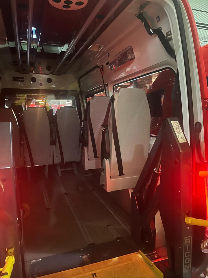 MERCEDES BENZ AMBULANCE FOR REDUCED MOBILITY PERSONS Sprinter 313 CDI(15 units) - Xe cứu thương: hình 4 MERCEDES BENZ AMBULANCE FOR REDUCED MOBILITY PERSONS Sprinter 313 CDI(15 units) - Xe cứu thương: hình 4
