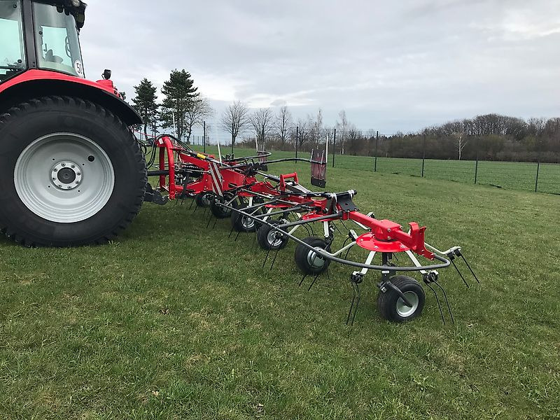 Massey Ferguson MF TD 868 DN / FELLA SANOS 8608 DN - Dàn trải/ Cào: hình 4 Massey Ferguson MF TD 868 DN / FELLA SANOS 8608 DN - Dàn trải/ Cào: hình 4