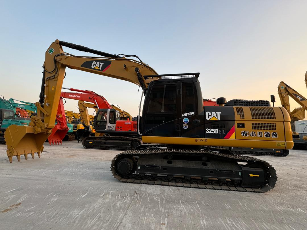 Caterpillar 325 CAT CAT 325D 325D2 330D 329D 320D 320D2 320GC - Máy xúc bánh xích: hình 1 Caterpillar 325 CAT CAT 325D 325D2 330D 329D 320D 320D2 320GC - Máy xúc bánh xích: hình 1