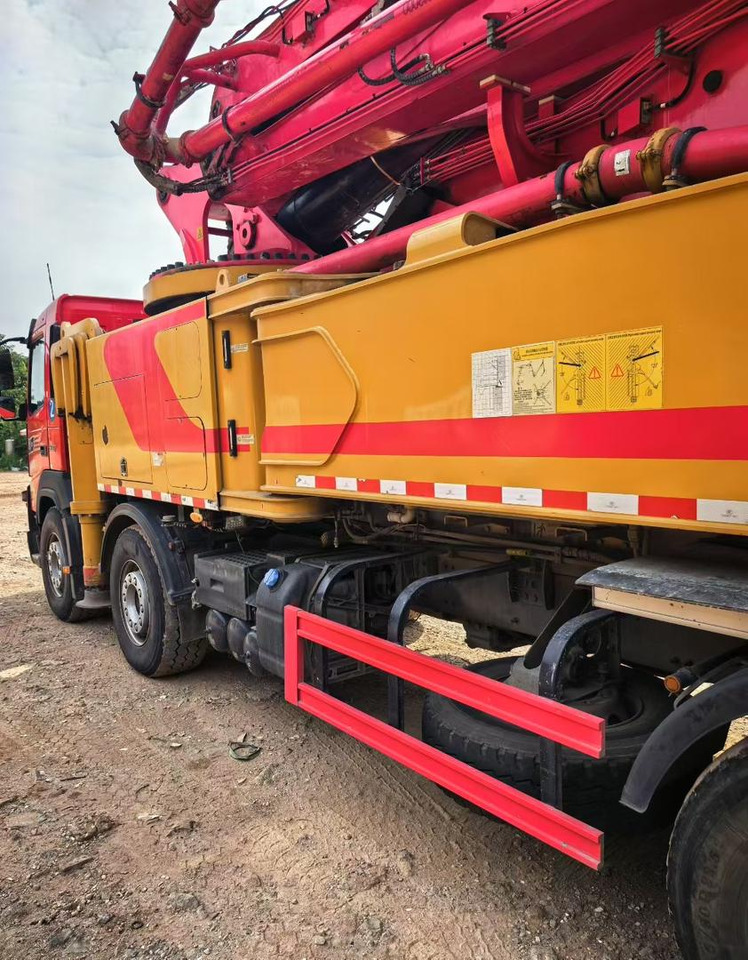 Thiết bị bê tông VOLVO 62 Meters Original Concrete Pump Truck Construction Machinery Cement Pumping Equipment Mounted Concrete Pump Truck: hình 9