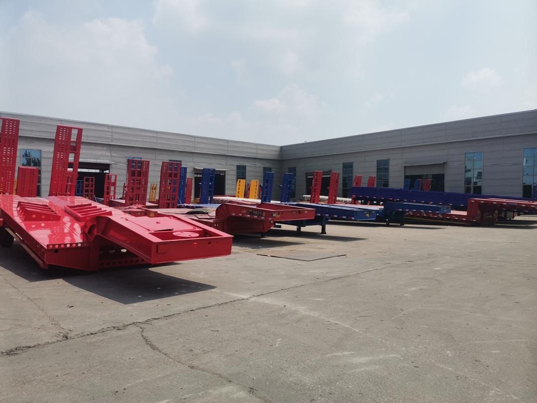ZHICHENG SEMI FLAT BED LOW BED IN VARIOUS AND SIZE ( USED OR NEW CONDITION) - Sơ mi rơ moóc thùng thấp: hình 3 ZHICHENG SEMI FLAT BED LOW BED IN VARIOUS AND SIZE ( USED OR NEW CONDITION) - Sơ mi rơ moóc thùng thấp: hình 3