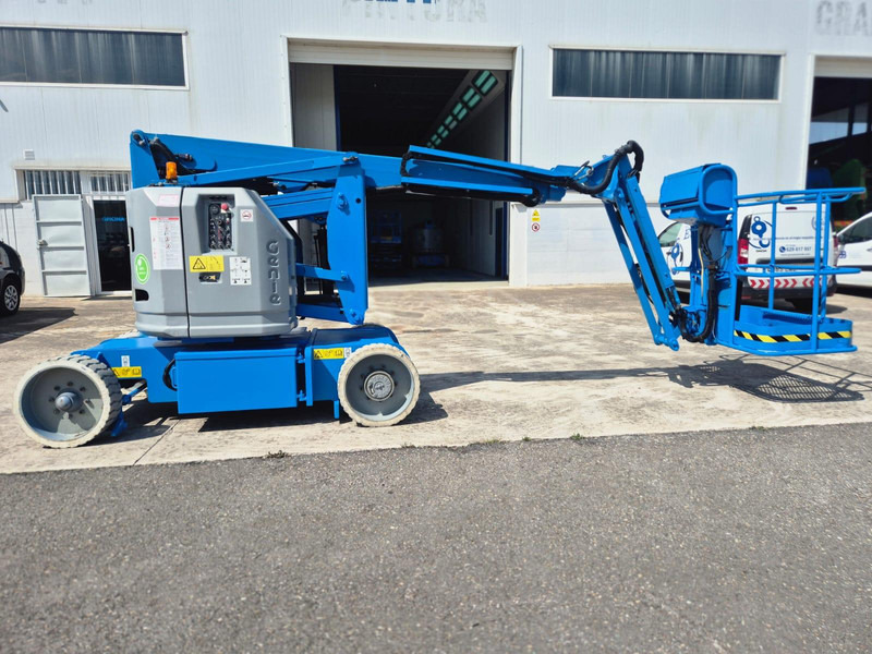 Genie Z-34/22N - Nền bục trên không: hình 2 Genie Z-34/22N - Nền bục trên không: hình 2
