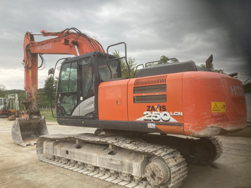 Hitachi ZX250LCN-6 - Máy xúc bánh xích: hình 1 Hitachi ZX250LCN-6 - Máy xúc bánh xích: hình 1