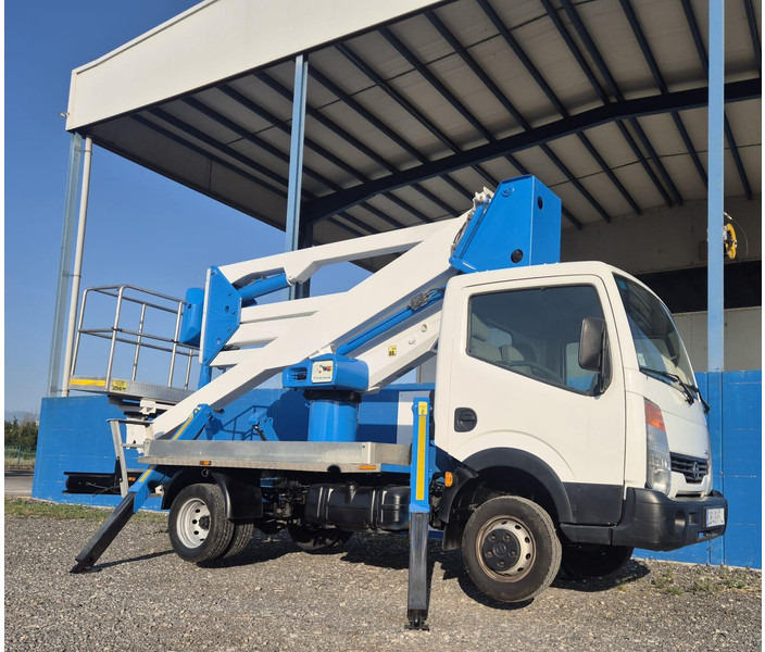 Nissan CABSTAR 35.12 SOCAGE DA320 - Xe tải, Xe cẩu tự hành: hình 3 Nissan CABSTAR 35.12 SOCAGE DA320 - Xe tải, Xe cẩu tự hành: hình 3