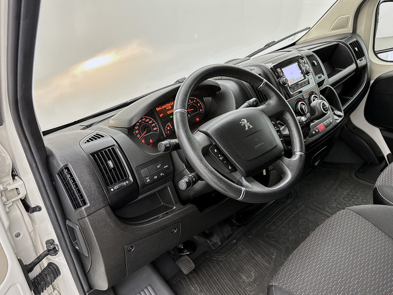 Peugeot Boxer 330 2.2 BlueHDi 120 L1H1 Premium Navigatie Achteruitrijcamera Betimmering Cruise Control - Xe van nhỏ gọn: hình 5 Peugeot Boxer 330 2.2 BlueHDi 120 L1H1 Premium Navigatie Achteruitrijcamera Betimmering Cruise Control - Xe van nhỏ gọn: hình 5