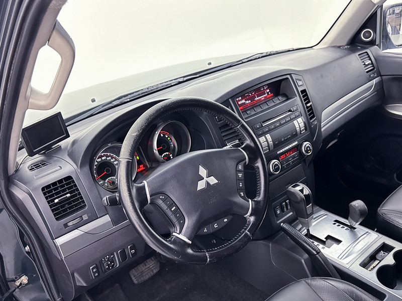 Mitsubishi Pajero 3.2 DI-D Instyle High Roof Van Grijs kenteken Automaat Climate control Trekhaak 3000KG - Xe tải nhỏ: hình 5 Mitsubishi Pajero 3.2 DI-D Instyle High Roof Van Grijs kenteken Automaat Climate control Trekhaak 3000KG - Xe tải nhỏ: hình 5