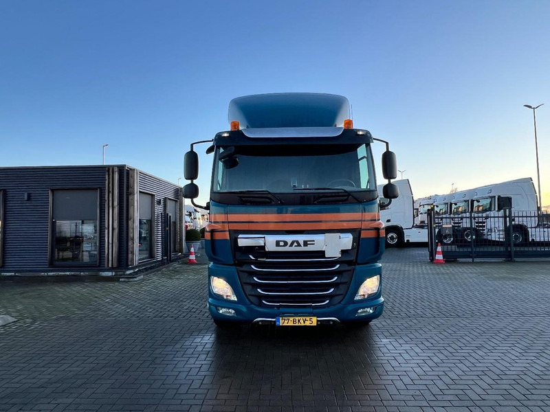 DAF CF85 6x2 containersysteem Only 350.000km / HIAB XR 26S Haakarmsyteem - Xe tải nâng móc: hình 2 DAF CF85 6x2 containersysteem Only 350.000km / HIAB XR 26S Haakarmsyteem - Xe tải nâng móc: hình 2