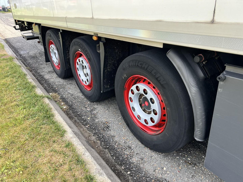 Kögel 3 - assige koeloplegger Carrier vector 1550 - Sơ mi rơ moóc đông lạnh: hình 5 Kögel 3 - assige koeloplegger Carrier vector 1550 - Sơ mi rơ moóc đông lạnh: hình 5