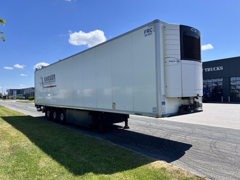 Kögel 3 - assige koeloplegger Carrier vector 1550 - Sơ mi rơ moóc đông lạnh: hình 3 Kögel 3 - assige koeloplegger Carrier vector 1550 - Sơ mi rơ moóc đông lạnh: hình 3