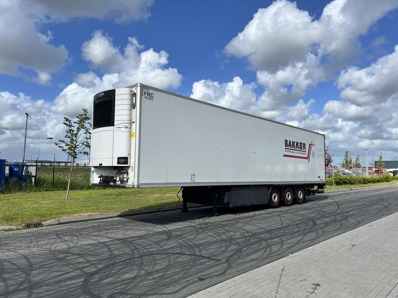 Kögel 3 - assige koeloplegger Carrier vector 1550 - Sơ mi rơ moóc đông lạnh: hình 1 Kögel 3 - assige koeloplegger Carrier vector 1550 - Sơ mi rơ moóc đông lạnh: hình 1