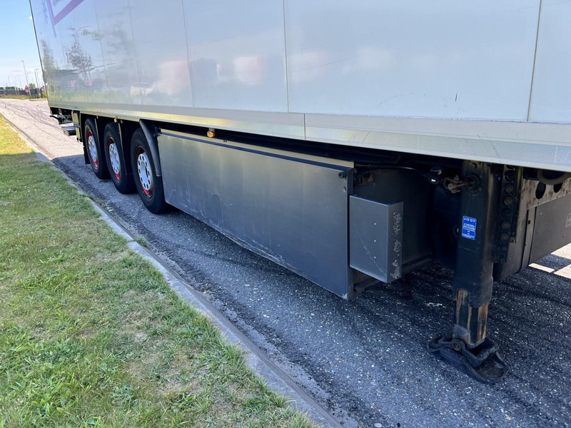 Kögel 3 - assige koeloplegger Carrier vector 1550 - Sơ mi rơ moóc đông lạnh: hình 4 Kögel 3 - assige koeloplegger Carrier vector 1550 - Sơ mi rơ moóc đông lạnh: hình 4