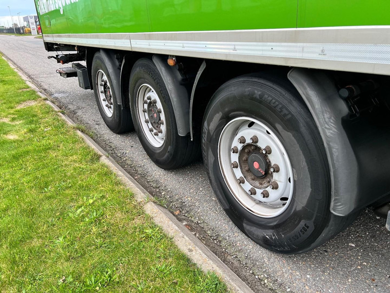 Kögel 3 - assige koeloplegger Lift axle / Carrier Vector 1950 - Sơ mi rơ moóc đông lạnh: hình 4 Kögel 3 - assige koeloplegger Lift axle / Carrier Vector 1950 - Sơ mi rơ moóc đông lạnh: hình 4