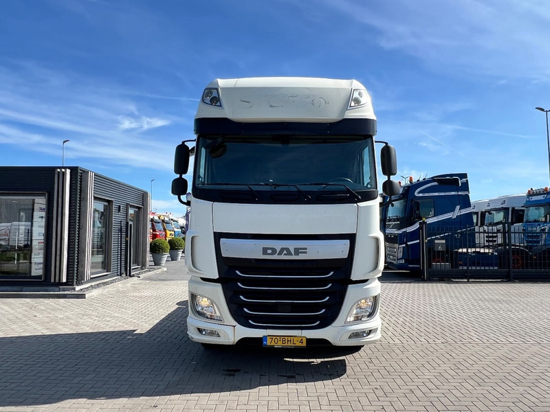 DAF XF 460 4x2 Trekker SSC / 2x Tank / full spoiler - Xe đầu kéo: hình 2 DAF XF 460 4x2 Trekker SSC / 2x Tank / full spoiler - Xe đầu kéo: hình 2