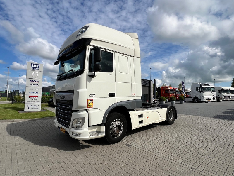 DAF XF 460 4x2 Trekker SSC / 2x Tank / full spoiler - Xe đầu kéo: hình 1 DAF XF 460 4x2 Trekker SSC / 2x Tank / full spoiler - Xe đầu kéo: hình 1