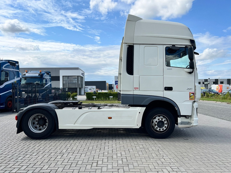 DAF XF 460 4x2 Trekker SSC / 2x Tank / full spoiler - Xe đầu kéo: hình 4 DAF XF 460 4x2 Trekker SSC / 2x Tank / full spoiler - Xe đầu kéo: hình 4