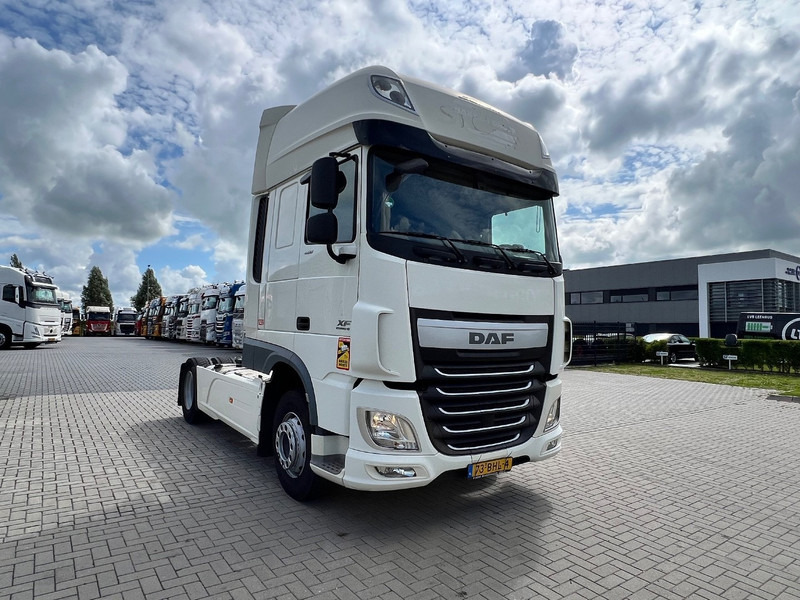 DAF XF 460 4x2 Trekker SSC / 2x Tank / full spoiler - Xe đầu kéo: hình 4 DAF XF 460 4x2 Trekker SSC / 2x Tank / full spoiler - Xe đầu kéo: hình 4