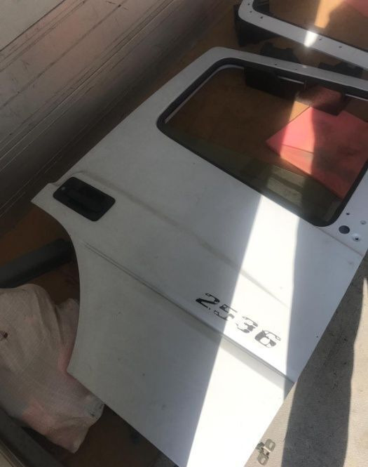 Mercedes-Benz Actros,ATEGO,AXOR truck - Cửa và phụ tùng cho Xe tải: hình 1 Mercedes-Benz Actros,ATEGO,AXOR truck - Cửa và phụ tùng cho Xe tải: hình 1