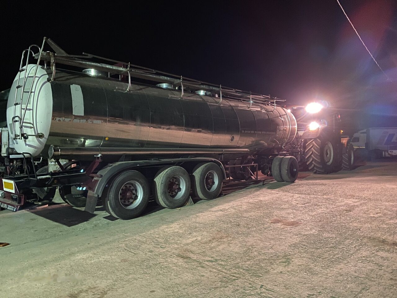 Dolly remorcare PERIDOC Tractor AgroLand DOLLY Schmitz Rotos - Phụ tùng cho Rơ moóc: hình 2 Dolly remorcare PERIDOC Tractor AgroLand DOLLY Schmitz Rotos - Phụ tùng cho Rơ moóc: hình 2