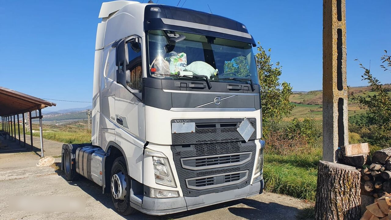 Volvo FH12 EURO 6 2016 460 A Volvo FH12 EURO 6 2016 460 truck - Cabin cho Xe tải: hình 1 Volvo FH12 EURO 6 2016 460 A Volvo FH12 EURO 6 2016 460 truck - Cabin cho Xe tải: hình 1