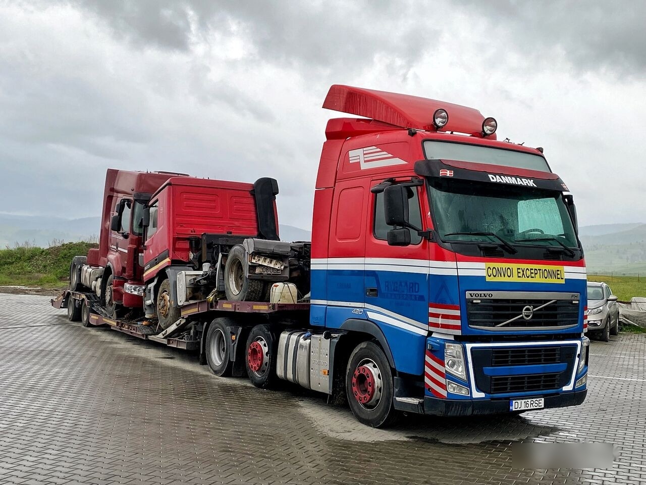 Volvo FH12 420 68T Euro 5 6x2 - Xe đầu kéo: hình 1 Volvo FH12 420 68T Euro 5 6x2 - Xe đầu kéo: hình 1