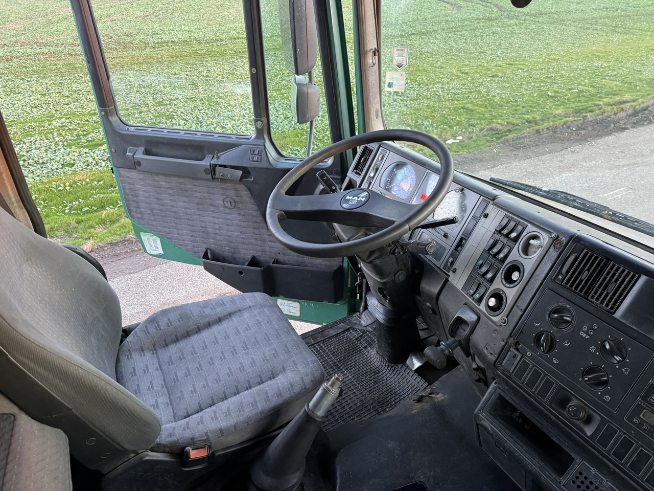 MAN 26 414 6x4 KIPPER L2000 Euro3 Manual Injection Pomp - Xe tải: hình 2 MAN 26 414 6x4 KIPPER L2000 Euro3 Manual Injection Pomp - Xe tải: hình 2