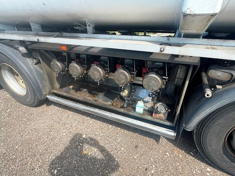 Xe bồn Scania P380 P380 8x2*6 .ADR/FL . 24200 L Tank - Air / Air suspension.: hình 12