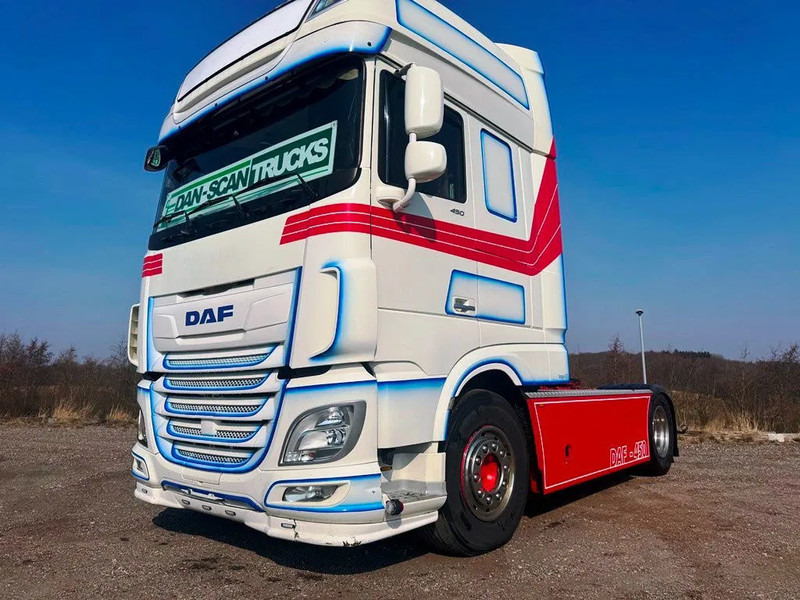 DAF XF 450 DAF XF 450 Special Interior. 706000 km. Euro 6 - Xe đầu kéo: hình 1 DAF XF 450 DAF XF 450 Special Interior. 706000 km. Euro 6 - Xe đầu kéo: hình 1