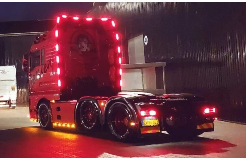 MAN TGX 26.510 2stk . Special interior. pusher 6x2/2. - Xe đầu kéo: hình 4 MAN TGX 26.510 2stk . Special interior. pusher 6x2/2. - Xe đầu kéo: hình 4