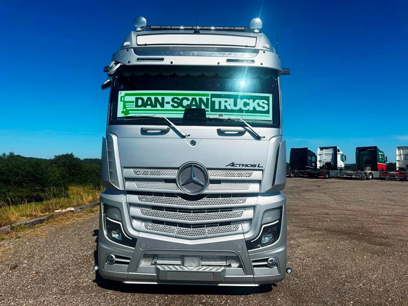 Mercedes-Benz Actros 2653 Special Interior. 6x2 3250mm weelbase. Air / Air suspension. hydr. syatem. Invertor. Micro wave. - Xe đầu kéo: hình 5 Mercedes-Benz Actros 2653 Special Interior. 6x2 3250mm weelbase. Air / Air suspension. hydr. syatem. Invertor. Micro wave. - Xe đầu kéo: hình 5