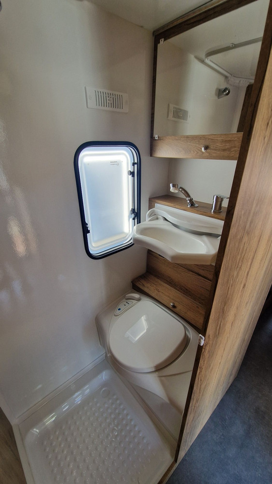 N-LAZUR Niewiadów Nowa Przyczepa Kempingowa dla 4 osób z Łazienką - Rơ moóc kiểu caravan: hình 4 N-LAZUR Niewiadów Nowa Przyczepa Kempingowa dla 4 osób z Łazienką - Rơ moóc kiểu caravan: hình 4