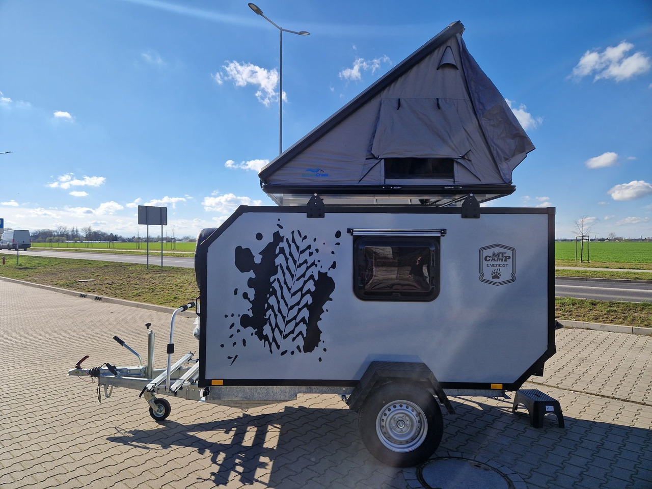 NOWA Przyczepa Wyprawowa Turystyczna Off-ROAD Everest MT-CAMP 2025 - Rơ moóc kiểu caravan: hình 2 NOWA Przyczepa Wyprawowa Turystyczna Off-ROAD Everest MT-CAMP 2025 - Rơ moóc kiểu caravan: hình 2