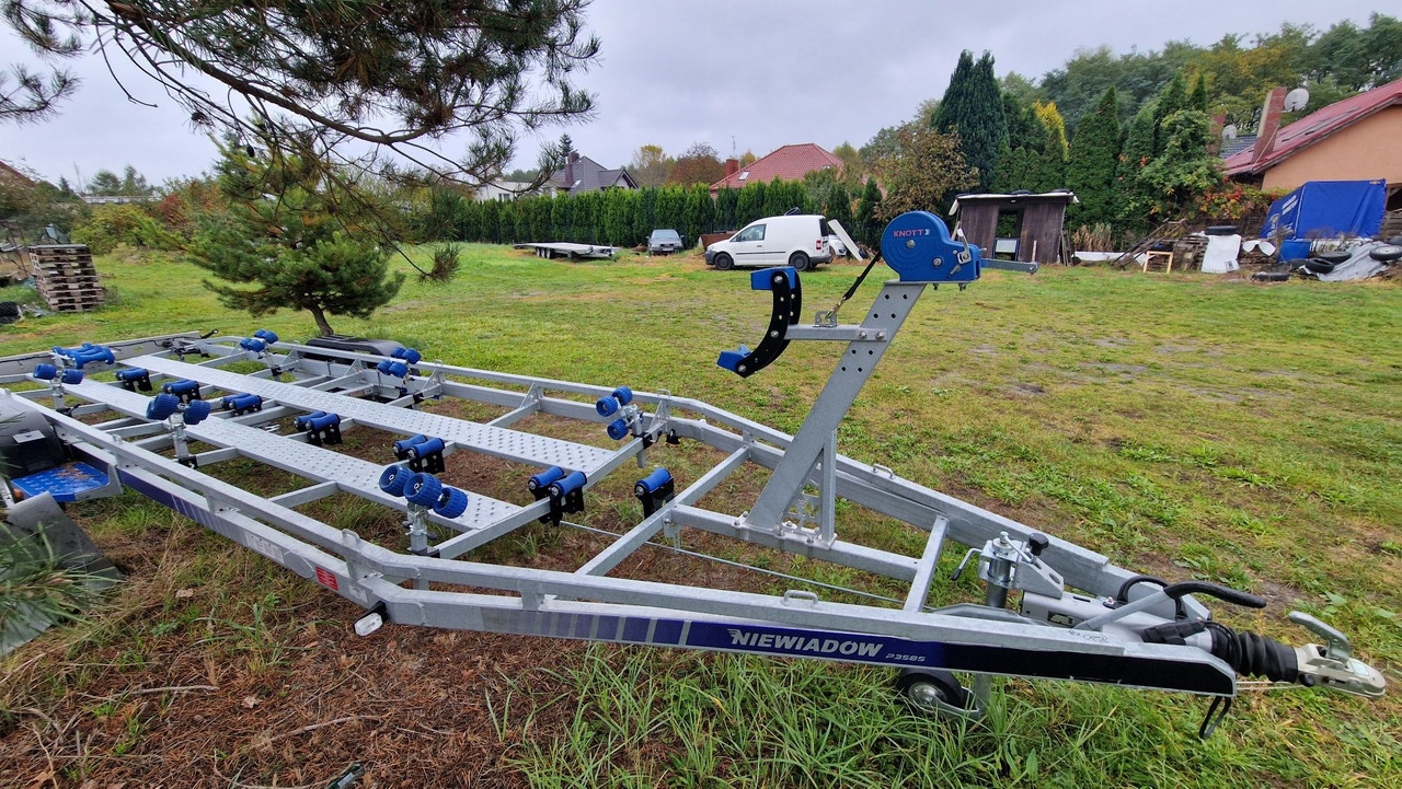 Nowa Przyczepa Podłodziowa 3500kg do 10M Niewiadów P3585HT - Rơ moóc kéo thuyền: hình 4 Nowa Przyczepa Podłodziowa 3500kg do 10M Niewiadów P3585HT - Rơ moóc kéo thuyền: hình 4