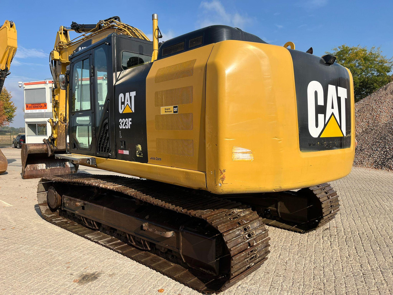 Caterpillar 323FL - Máy xúc bánh xích: hình 2 Caterpillar 323FL - Máy xúc bánh xích: hình 2
