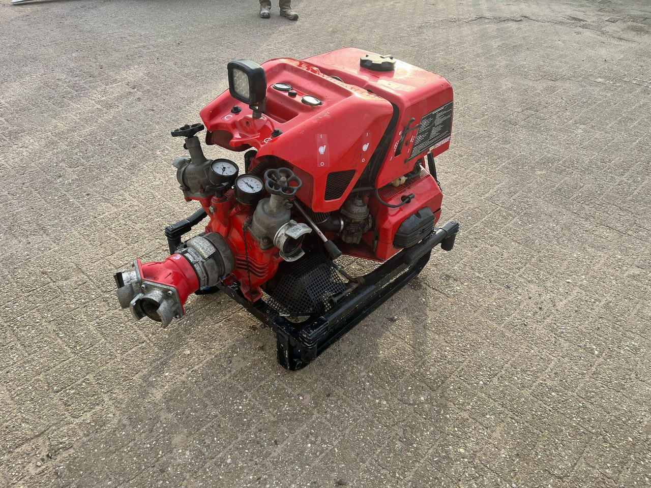 Rosenbauer FP 8/8 - Bơm nước: hình 3 Rosenbauer FP 8/8 - Bơm nước: hình 3
