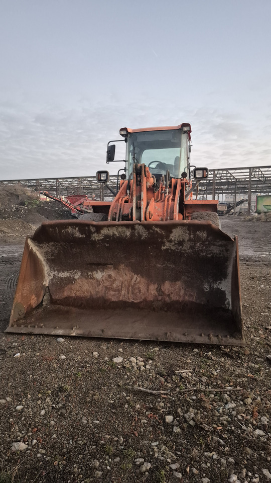 DOOSAN DL250-3 - Máy xúc lật bánh lốp: hình 4 DOOSAN DL250-3 - Máy xúc lật bánh lốp: hình 4