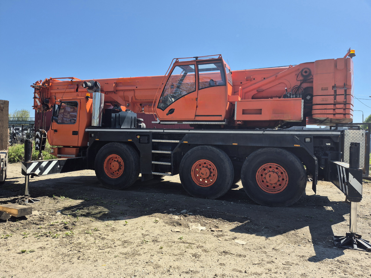GROVE GMK3055 - Cẩu bánh lốp: hình 1 GROVE GMK3055 - Cẩu bánh lốp: hình 1