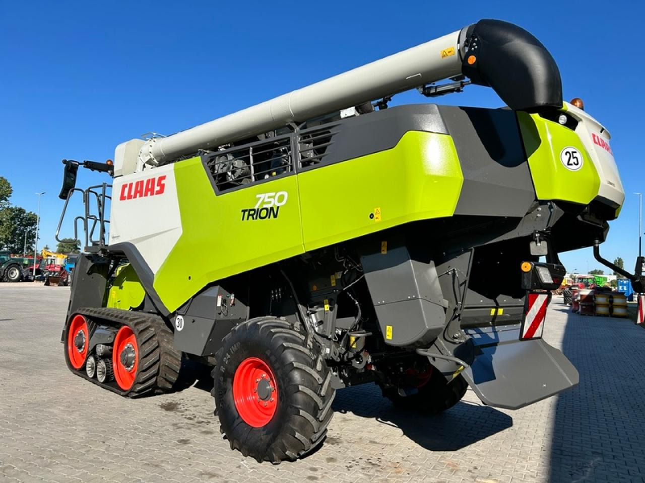CLAAS TRION 750 TT APS HYBRID - Máy gặt đập: hình 2 CLAAS TRION 750 TT APS HYBRID - Máy gặt đập: hình 2