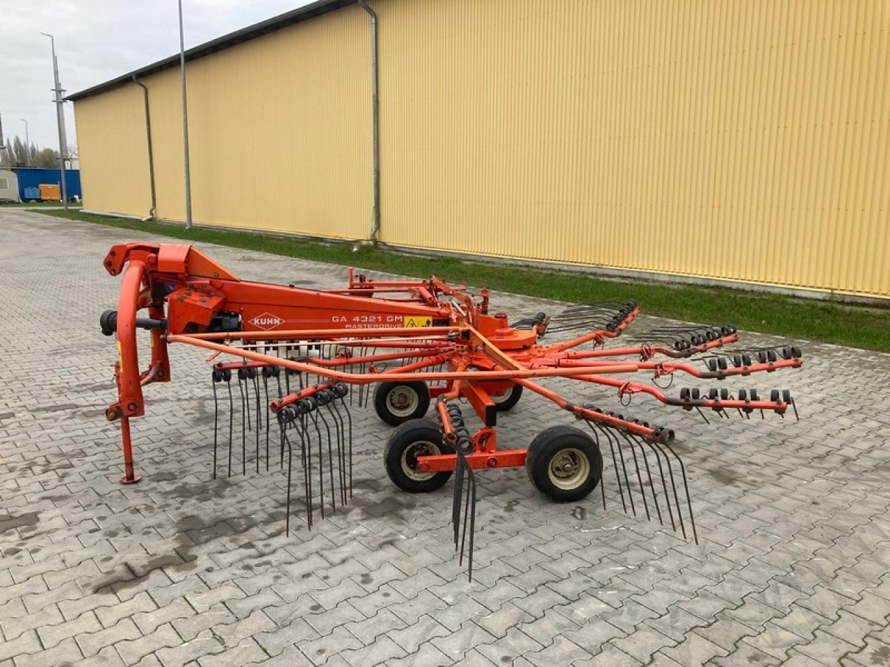 Kuhn GA 4321 GM - Dàn trải/ Cào: hình 2 Kuhn GA 4321 GM - Dàn trải/ Cào: hình 2