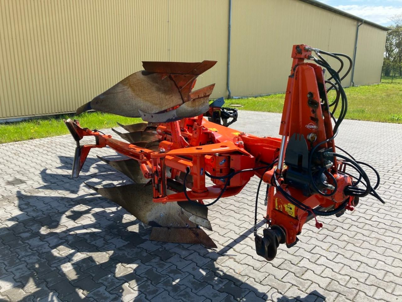 Kuhn VM 153 - Cày: hình 4 Kuhn VM 153 - Cày: hình 4