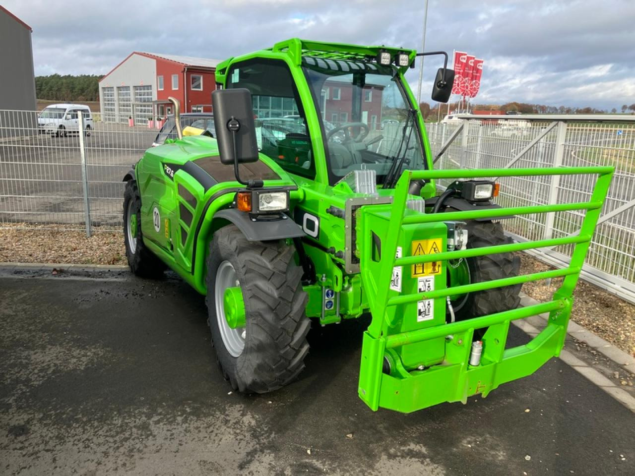 Merlo P27.6 PLUSAKTION - Xe nhấc hình viễn vọng kính: hình 1 Merlo P27.6 PLUSAKTION - Xe nhấc hình viễn vọng kính: hình 1