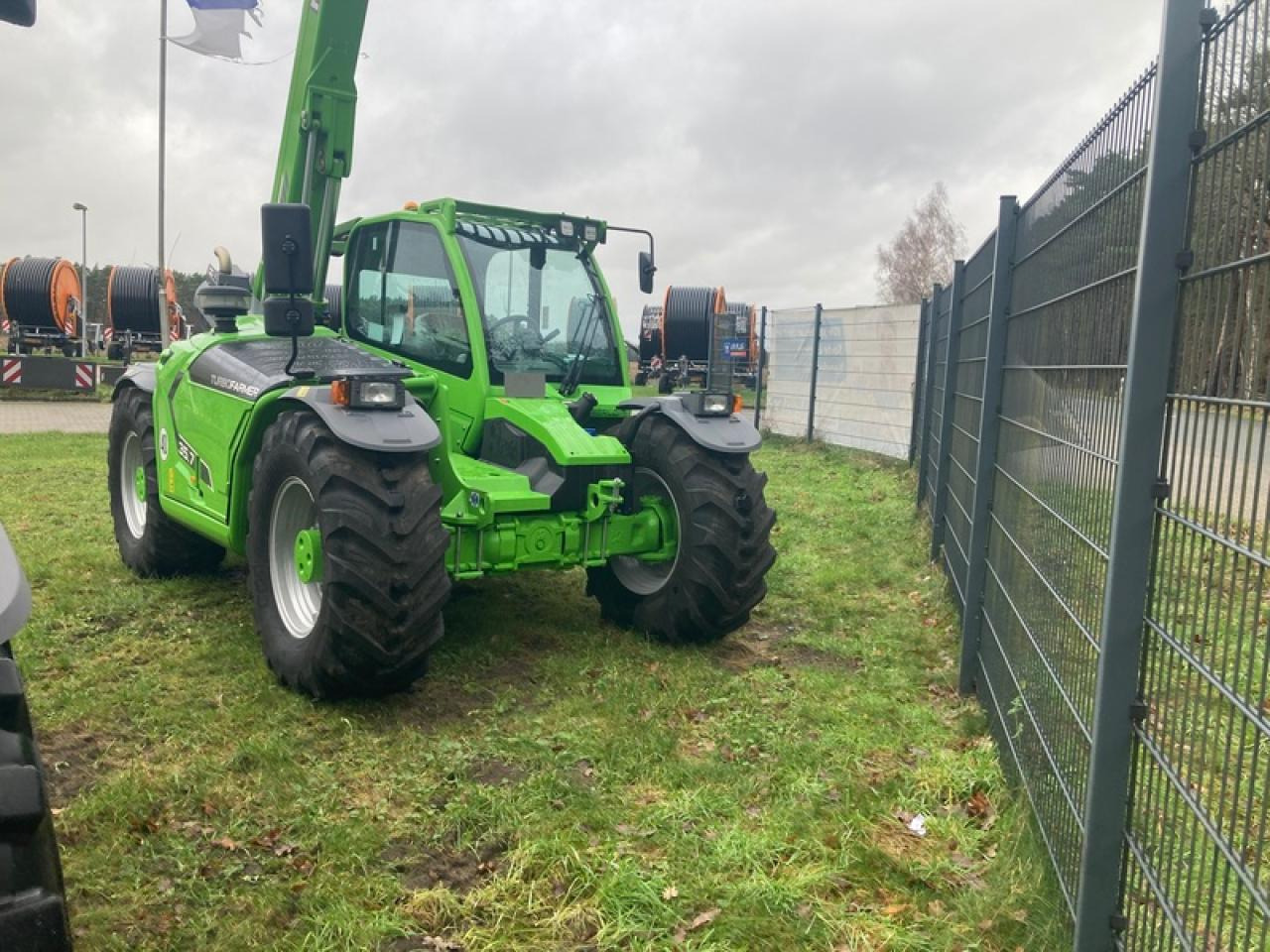 Merlo TF 35.7-140 AKTION - Xe nhấc hình viễn vọng kính: hình 1 Merlo TF 35.7-140 AKTION - Xe nhấc hình viễn vọng kính: hình 1