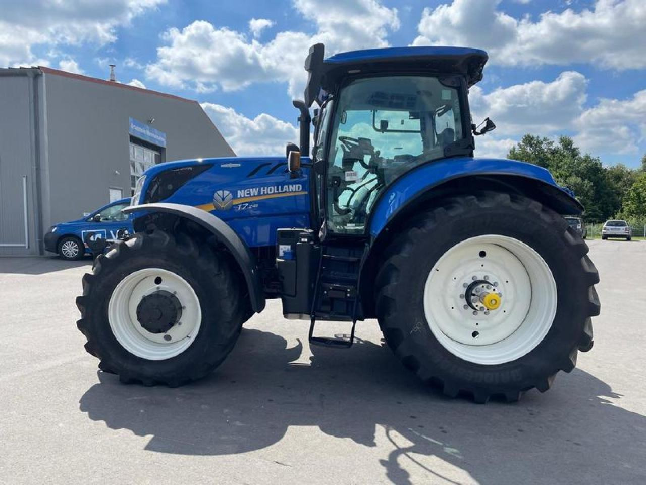 New Holland T 7.245 - Máy cày: hình 2 New Holland T 7.245 - Máy cày: hình 2