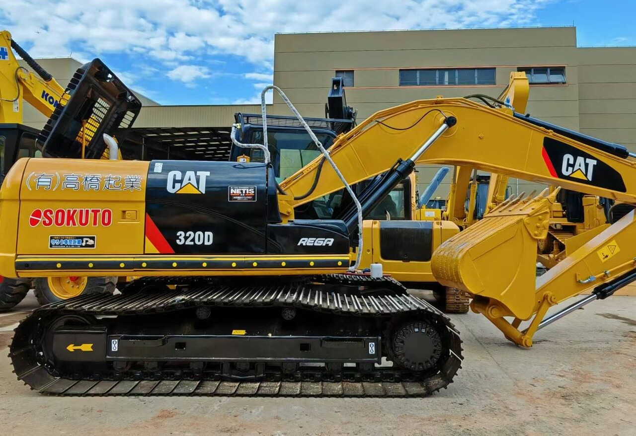 Caterpillar 330BL - Máy xúc bánh xích: hình 1 Caterpillar 330BL - Máy xúc bánh xích: hình 1