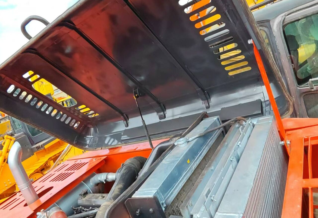 Doosan DX225LC - Máy xúc bánh xích: hình 5 Doosan DX225LC - Máy xúc bánh xích: hình 5
