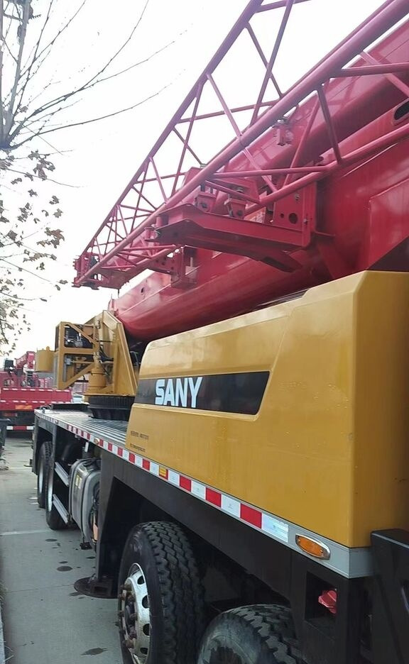 Sany STC500 - Cẩu bánh lốp: hình 2 Sany STC500 - Cẩu bánh lốp: hình 2