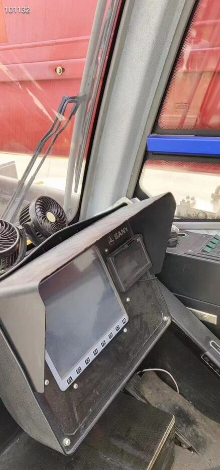 Sany STC500 - Cẩu bánh lốp: hình 4 Sany STC500 - Cẩu bánh lốp: hình 4